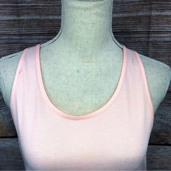 NWT Under Armour Pink Tech Vent Twisted Back Tank Size XS - Picture 11 of 11